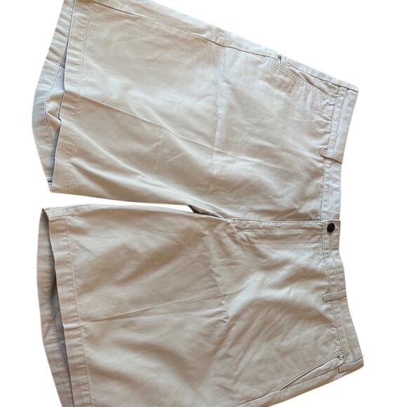 Dockers Light Gray Casual Shorts 46 - Picture 1 of 10
